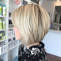 Bingo Wings, 2024 Hairstyles, Κούρεμα Bob, Mom Hair, Straightening Iron, Popular Short Hairstyles, Chin Length, Choppy Bob Hairstyles