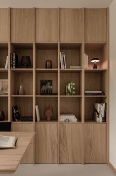 Window Seat Ideas, Oak Bookshelves, Office Bookshelves, Wooden Bookshelf, Interior Desig, Casa Country, Shelving Design, Bookshelf Design, Wall Bookshelves