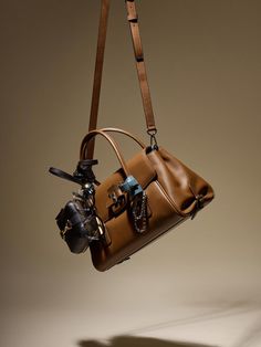 Composition : Natural Leather / Cotton Mixed Spinning (Lining).Color : light brownCountry of Origin : China Natural Leather, Womens Tote Bags, Color Light, Spinning, Composition, China, Tote Bag, The Originals, Leather