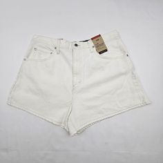 Levis High Waist Mom Shorts Size 33 Color White Relaxed Through The Hip Comfy. Please Note Measurements Are Approximate. Compare To Your Own Favorite Garments For Appropriate Sizing. Pet And Smoke Free Environment. Feel Free To Message With Any Questions Fast Shipping A610 White Jean Shorts With Pockets For Summer, White High Waist Jean Shorts For Summer, White Relaxed Fit High-waisted Shorts, White High-waist Jean Shorts For Summer, Summer White High Waist Jean Shorts, White Mid-rise Jean Shorts With Built-in Shorts, White High Rise Fitted Shorts, White High Waist Cotton Shorts, Summer White Jean Shorts