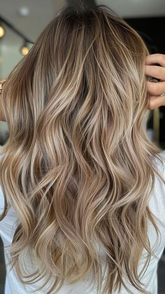 Biscuit Blonde Highlights, Warm Tone Blonde Balayage, Pearl Blonde Balayage, Biscuit Blonde Hair, Neutral Blonde Highlights, Hair Inspo Balayage, Blond Tones, Multidimensional Blonde, Warm Blonde Balayage