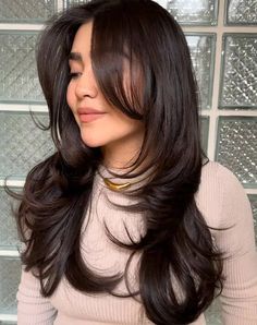 Brunette Long Layers, Hairstyles Butterfly, Butterfly Bangs, Haircut For Women, Butterfly Haircut, Stylish Haircuts, Haircuts For Medium Hair, Haircuts Straight Hair