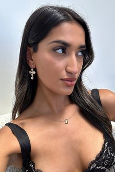 Whats not to love about the stunning Lulu Earrings! Featuring a pin on backing, a cross shape design, gold flower details, diamantés and a pearl centre. Pair these babes with other gold jewellery to instantly glam up any outfit! Cross Shape, Inspo Pics, Gold Flower, A Cross, Gold Flowers, Gold Jewellery, Shape Design, Face Shapes, Gold Earrings