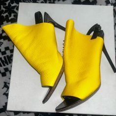 Authentic Balenciaga Leather Sandal Yellow Some Wear On The Heels Pic Shown 9/10 Condition Box Included Balenciaga Sandals, Shoes Balenciaga, Balenciaga Leather, Balenciaga Shoes, Yellow Black, Black N Yellow, Leather Sandals, 9 And 10, Shoes Women Heels