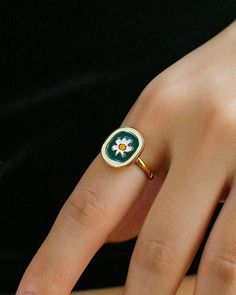 Metal: 18K Gold Plated on Sterling Silver Craft: Enamel Finish Weight: 3.5g Adjustable Enamel Ring, Vintage Polished Enamel Ring, Antique Collectible Enamel Ring, Flower-shaped Enamel Ring For Gift, Gold Flower-shaped Enamel Ring, Daisy Ring, Open Ring, Gemstone Bracelets, Pearl Ring