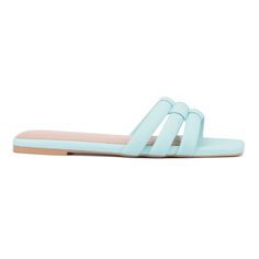 The Gaiana flat slide sandal embodies simplicity and sophistication with its timeless interwoven strap design. Perfectly crafted for warm weather, this versatile sandal pairs effortlessly with everything from tailored workwear to casual weekend outfits. Its easy slip on silhouette combines convenience with classic style, making the Gaiana an essential addition to any summer wardrobe. Elevate your everyday looks with this understated yet elegant sandal, designed to keep you comfortable and chic. Casual Weekend Outfit, Wide Width Sandals, Elegant Sandals, Fashion To Figure, Faux Leather Heels, Open Toe Shoes, Fashion Essentials, Flat Sandals, Slide Sandals