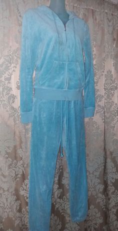 90s Hiphop Fashion, Blue Juicy Couture, Bling Hoodie, Juicy Couture Tracksuit, Blue Lounge, Velour Tracksuit, Hoodies For Women, Velour Hoodie, Tracksuit Set