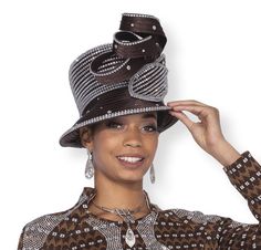 Elite Champagne H5983 brown hat Light Pink Hat, Design Black Gold, Church Suits And Hats, Church Lady Hats, Classy Hats, Rose Hat, Black Church, Church Fashion, Church Hat