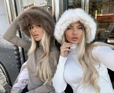 Winter outfits #aesthetic aesthetic white brown nails style fashion trendy trend girly fur bestie White Brown Nails, Fur Hat Outfit, Outfit Inspo Old Money, Trendy Winter Hats, Girls Ski Trip, Paris Trip Outfits, Hat Snow, Ski Pics, Ski Trip Outfit