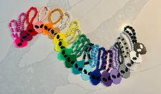 *Alien perler kandi bracelets *Choose your colours  *Buy more and save more *Beads on bracelet may vary in style, but will always be adorable  *Every order comes with a hand written note *Enjoy Perler Beads Ideas Small Easy, Bracelets Kandi, Rave Bracelets, Rave Accessories, Kandy, Kandi Kid, Kandi Bracelets, Aliens, Note Writing