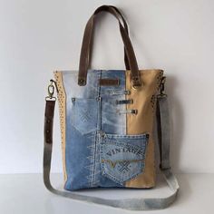 Denim Messenger Bag, Denim Necklace, Creative Tote Bag, Tas Denim, Sac Tote Bag, Denim Bag Patterns, Coffee Sacks, Bag Jeans, Upcycled Bag