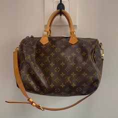 Louis Vuitton Monogram Bandouliere 30. In good condition comes with removable strap, dust bag, original receipt and certificate of ity. Vintage Louis Vuitton Bag, Fake Louis Vuitton Bag, V Monogram, Louis Vuitton Pattern, Lv Bags, Lv Monogram, Marble Nails, Vintage Louis Vuitton, Vuitton Bag