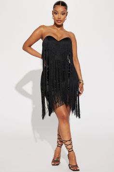 Fringe Outfit Ideas, Fringe Dress Black, Mini Dress Strapless, Fringe Clothing, Black Fringe Dress, Fringe Mini Dress, Strapless Sweetheart Neckline, Fringe Dress, Black Fringe