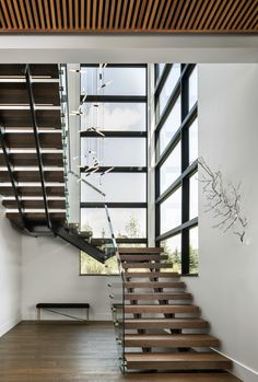 U Shaped Staircase, Glass Handrail, Modern Mountain House, Open House Plans, Passive Solar Design, Glass Staircase, Solar Design, Floating Staircase, Mountain Living