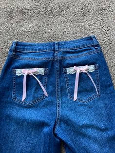 Ribbon Aesthetic Outfit, Ribbon Shirt Diy, Ribbon On Jeans, Bows On Clothes, Jeans With Ribbon On Side, Ribbon Jeans Aesthetic, Bow Shirt Diy, Bows On Jeans, Jeans With Bows On The Side