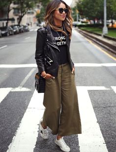 Thank you, Sincerely Jules for Endless Style Inspo | Style Report How To Style Culottes, Stylish Fall Outfits, Green Pants, Business Casual Outfits, Street Styles