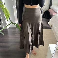 100% Wool Skirt. In Great Condition. I Wear Size S And This Skirt Fits Perfectly For Reference I’m 5’6” And 125 Lbs. Hips 38” And Waist Is 29”. Fitted Casual Maxi Skirt With Pleated Hem, Vintage Wool Skirt, Create Your Avatar, Chanel Skirt, 125 Lbs, Hair Appointment, Chanel Vintage, Skirt Fits, Wool Skirt