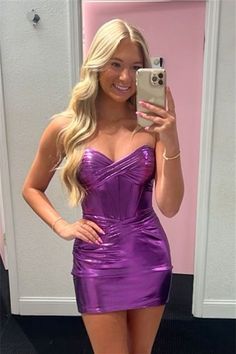 Strapless Green Twist Bodycon Short Homecoming Dress Dark Purple Hoco Dress, Homecoming Dress Strapless, Purple Hoco Dresses, Purple Hoco, Homecoming Dresses Corset, Tight Homecoming Dress, Winter Formal Dresses, Cute Short Dresses, Junior Prom Dresses