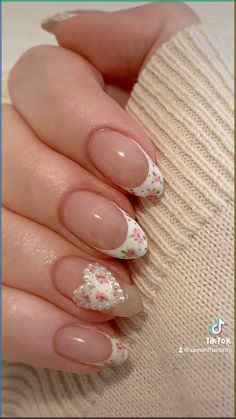 coquette valentines day dainty floral gel nail art Coquette Valentines Day, Coquette Valentines, Pink Nail Art Designs, Korean Nail Art, Spring Nail Designs, Girly Acrylic Nails, Pretty Gel Nails, Really Cute Nails, Pearl Nails