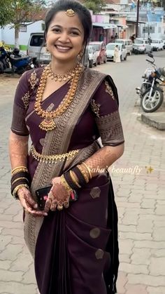 Latest Trendy Blouse Designs For Pattu Sarees, Pelli Sarees Pattu, New Model Pattu Sarees, Wedding Saree Maroon, Maroon Pattu Saree, Pattu Sari Blouse Designs Latest, Maroon Blouse Designs, Pattu Sarees Latest Collection, Black Blouse Designs