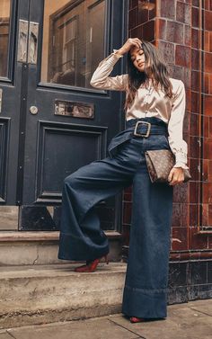 Lauren Johnson, Legs Outfit, Moda Denim, Cotton Saree Designs, Causal Outfits, Love Style, Pantalon Large, City Chic, Outfits Casuales