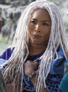 Ramonda U’daku// King T’chaka’s wife// T’challa and Shuri’s mom// Queen Mother of Wakanda// Gray Locs, White Dreadlocks, Women With Dreadlocks, White Dreads, Black Panther 2018, Miranda Priestly, Beautiful Gray Hair, Going Grey, Angela Bassett