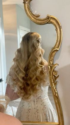 Long Blonde Princess Hair, Very Long Wedding Hairstyles, Vintage Blonde Hairstyles, Aurora Inspired Hair, Cinderella Hair Styles, Princess Style Hair, Victorian Inspired Hair, Medieval Princess Hair, Blond Princess Aesthetic