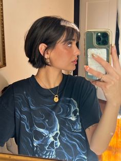 Shaggy Bob Asian Hair, Short Narcissa Hair, Bixie Haircut Girl With Bangs, Short Dark Hair Women, Pixie Bangs Short, Bangstyle Short Hair, Short Hair Cuts For Round Faces Bangs, Short Cropped Haircut For Women, "bixie" Haircut With Bangs