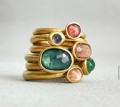 Secret Rings, Troll Beads, Bezel Jewelry, Rings Ideas, Gold Rings Jewelry, Devil Wears Prada, Colour Combos, Healing Jewelry, Jewelry Style