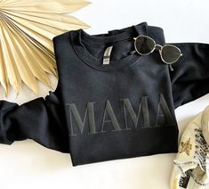 Mama Crew Neck Sweatshirt, Trending Sweatshirts 2023, Black Puff Vinyl On Black Shirt, Mama Hoodie Ideas, Mama Puff Vinyl Sweatshirt, Black On Black Sweatshirt, Puff Print Sweatshirt, Mom Cricut Gifts