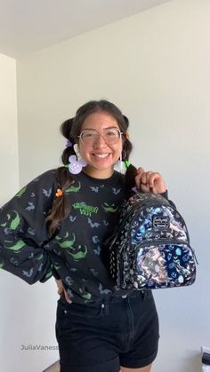 Oogie Boogie Nightmare Before Christmas Themed Outfit. Oogie Boogie Spirit Jersey and matching loungefly backpack Halloween Outfit Ideas, Disney Park Outfit, Outfit Ideas Cute, Outfit Disney, Disney Princess Outfits