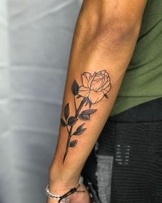 Stylish arm tattoos for men featuring unique designs and ideas for guys - perfect for your next ink inspiration. Small Wave Tattoo, Simple Forearm Tattoos, Female Tattoos, Small Forearm Tattoos, Unalome Tattoo, Forearm Tattoo Design, Tattoo Prices