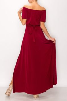 Espectacular vestido rojo brillante con doble apertura de piernas y pantalón corto integrado que afirma la silueta y provee gran comodidad. Expresa tu lado sexy y muy Boho chic con este traje que definitivamente atraerá todas las miradas hacia ti en ese evento especial. Material: 100 % polyester Entalle: Corre a la talla Red V-neck Maxi Dress With Side Slits, Red V-neck Dress With Side Slits, Fitted Red Maxi Dress, Stretch Burgundy Evening Dress, Burgundy Stretch Dress For Evening, Solid Stretch Dresses With Side Slits, Red Summer Gala Maxi Dress, Red Maxi Dress For Summer Gala, Solid Spring Gala Dress