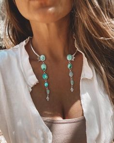 Turquoise Necklace With Wedding Dress, Glam Jewelry Aesthetic, Western Silversmithing, Tourqouis Jewelry, Turquoise Bridal Jewelry, Turquoise Wedding Jewelry, Turquoise Jewelry Outfit, Western Fashion Jewelry, Cowgirl Jewelry