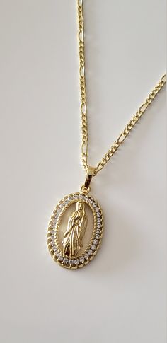 Cadena 3mm 20" y dije de Guadalupe oro laminado gold filled Gold-plated Jewelry With Miraculous Medal, Gold Plated Jewelry With Miraculous Medal, Aesthetic Bedroom, Anchors, Christmas List, Pendant Necklaces, Gold Filled, Jewelry Necklace Pendant, Las Vegas