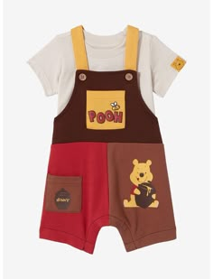 Winne The Pooh Baby Shower Shirts, Winnie The Pooh 1st Birthday Boy Shirts, Pooh Bebe, Winnie The Pooh Nursery, Disney Baby Clothes, Cute Winnie The Pooh, Baby Fits, Baby Necessities, Disney Fashion