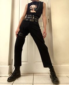 Outfit Inspo Masc, Goth Outfits Men, Aesthetic Belt, Grunge Men, Belt Outfit, Alt Outfits, Estilo Punk, Punk Outfits