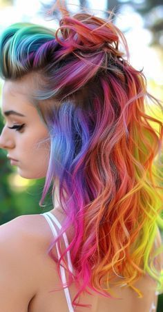 Scene Rainbow Hair, Scene Rainbow, Rediscover Yourself, Brunette Actresses, Cherry Red Hair, Buttery Blonde, Best Hair Color, Chestnut Hair, Giving People