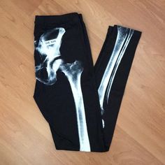 New Super Soft Skeleton Leggings One Size Fits Most X-Ray Skeleton Pattern On Front And Back Stretch Grunge Halloween Leggings, Halloween Grunge Stretch Leggings, Grunge Stretch Leggings For Halloween, Clawed Beauty, Skeleton Tights, Skeleton Pants, Skeleton Clothes, Skeleton Leggings, Cute Sweats