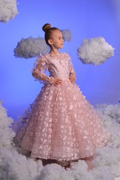 Xmas Photoshoot, Wedding Guest Gown, Christmas Gown, Dress Puffy Sleeves, Blush Flower Girl Dresses, Unique Girls, Wedding Guest Gowns, Tutu Party, Butterfly Lace