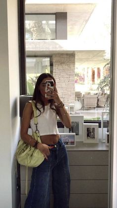 Spring Sandals Outfit, Summer Vacation Aesthetic, Life Imitates Art, Estilo Hippy, Vacation Aesthetic, Outfits For School, Summer Vacation Outfits, Outfit Inspo Summer, Baggy Pants