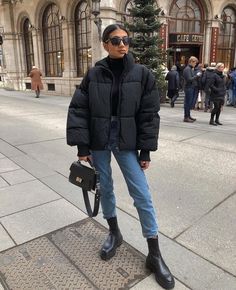 Puffer Jacket Outfits, Winter Outfits 2020, Winter Mode Outfits, Winter Outfits Cold, Blazer Outfit, Black Puffer Jacket, Cute Winter Outfits