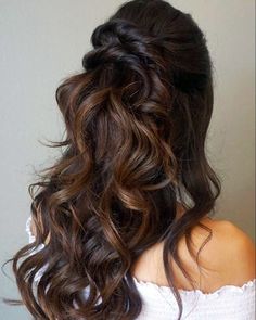 Half Up Half Down Wedding Hairstyles Ideas ★ half up half down wedding hairstyles volume curly messy brown martinajagr Hairstyle Bridesmaid, Down Wedding Hairstyles, Half Up Wedding Hair, Half Up Half Down Wedding, Prom Hairstyles For Long Hair, Penteado Cabelo Curto, Half Up Hair, Wedding Hair And Makeup