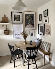 25 small dining room ideas 2 Dining Corner Wall Decor, Corner Gallery Wall Kitchen, Corner Gallery Wall Dining Room, Small Living Room Wall Ideas, Scandi Gallery Wall, Kitchen Wall Gallery Ideas, Photo Wall Kitchen, Corner Photo Gallery Wall, Kitchen Gallery Wall Ideas