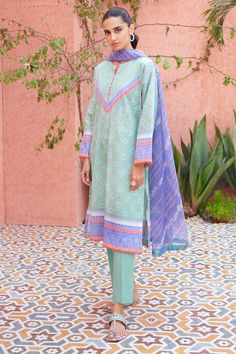 Stitching Ideas, Summer Lawn, Setting Ideas, Mint Blue, Suit Fabric, Pakistani Outfits, Lawn, Highlights, Stitching