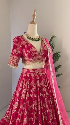 Belt Blouse Designs Latest, Lehenga With Kurti Designs, Bridal Wedding Looks Indian, Pink Lehanga Ideas, Lehenga Designs Indian Weddings, Lehenga Out Of Saree, Marriage Outfits For Women Traditional, Diwali Outfits Lehenga, Aesthetic Indian Wedding Outfits