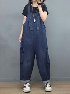 Style: Street Material: Denim Pattern: Solid Color Length: Full Length Decoration: Pocket Closure Type: Pullover Silhouette: Loose Gender: Female Season: Spring/Fall #overalls #denim #dungarees #denim Outfits In Black, Gardening Outfits, Fall Overalls, 90s Overalls, Baggy Shirts, Overalls Denim, Denim Pattern, Denim Dungarees, Gardening Outfit