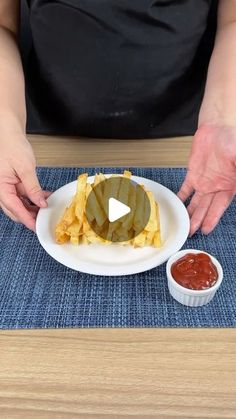 Super Recipes on Instagram: "I was asked why my fries were so crispy." How To Make Crispy Fries, Crunchy Fries Recipe, Crispy Homemade Fries, Curly Fries Recipe, Crispy Cottage Fries, Mcdonald’s French Fries Recipe, Food Fries, Super Recipes, Fries Recipes