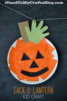 a paper plate that has a pumpkin on it