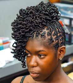 💞💓 “THESE CURLSSS!” 💓💞 👉🏾 Wave rods for this curl. 🌻products use Dreadlocks Styles, Curl Products, Hair Facts, Grey Nature, Rock Hairstyles